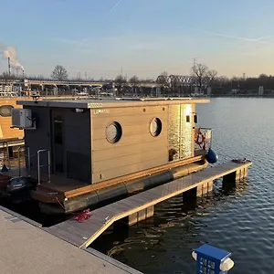 Houseboat Water Boy Apartament Pływający Dom Na Wodzie łódź Wrocław
